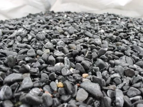 Щебень черный мрамор галтованный (фракция 10-20 мм) 1 тонна